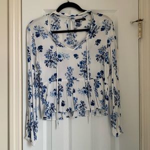 Kendall & Kylie White/Blue Floral Peplum Blouse